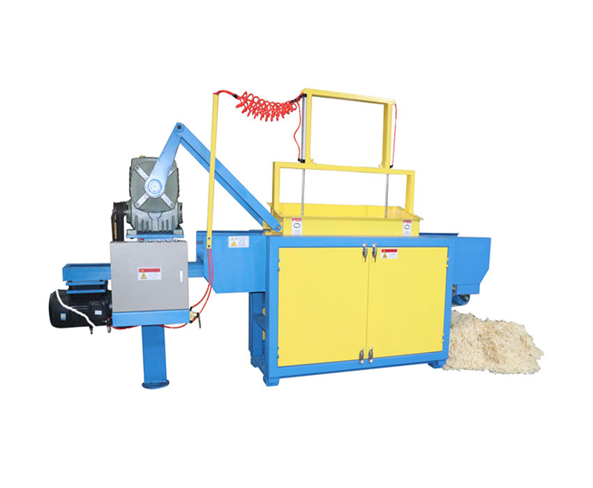 7.5KW Small Wood Shaving Machine 500KG/H Timber Shaving Machine
